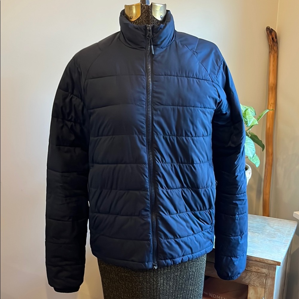 Everlane Women’s Small Navy Puffer Jacket